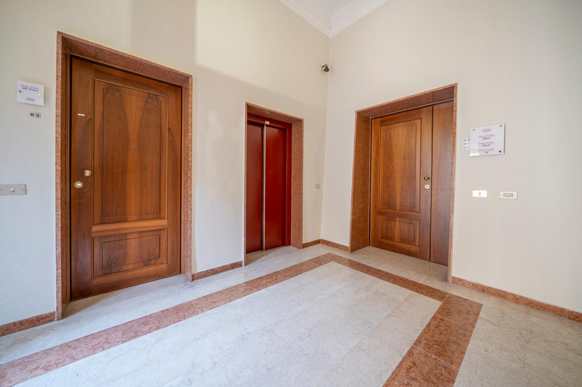 Via Emilia Centro - Stupendo Appartamento A Modena Eksteriør billede