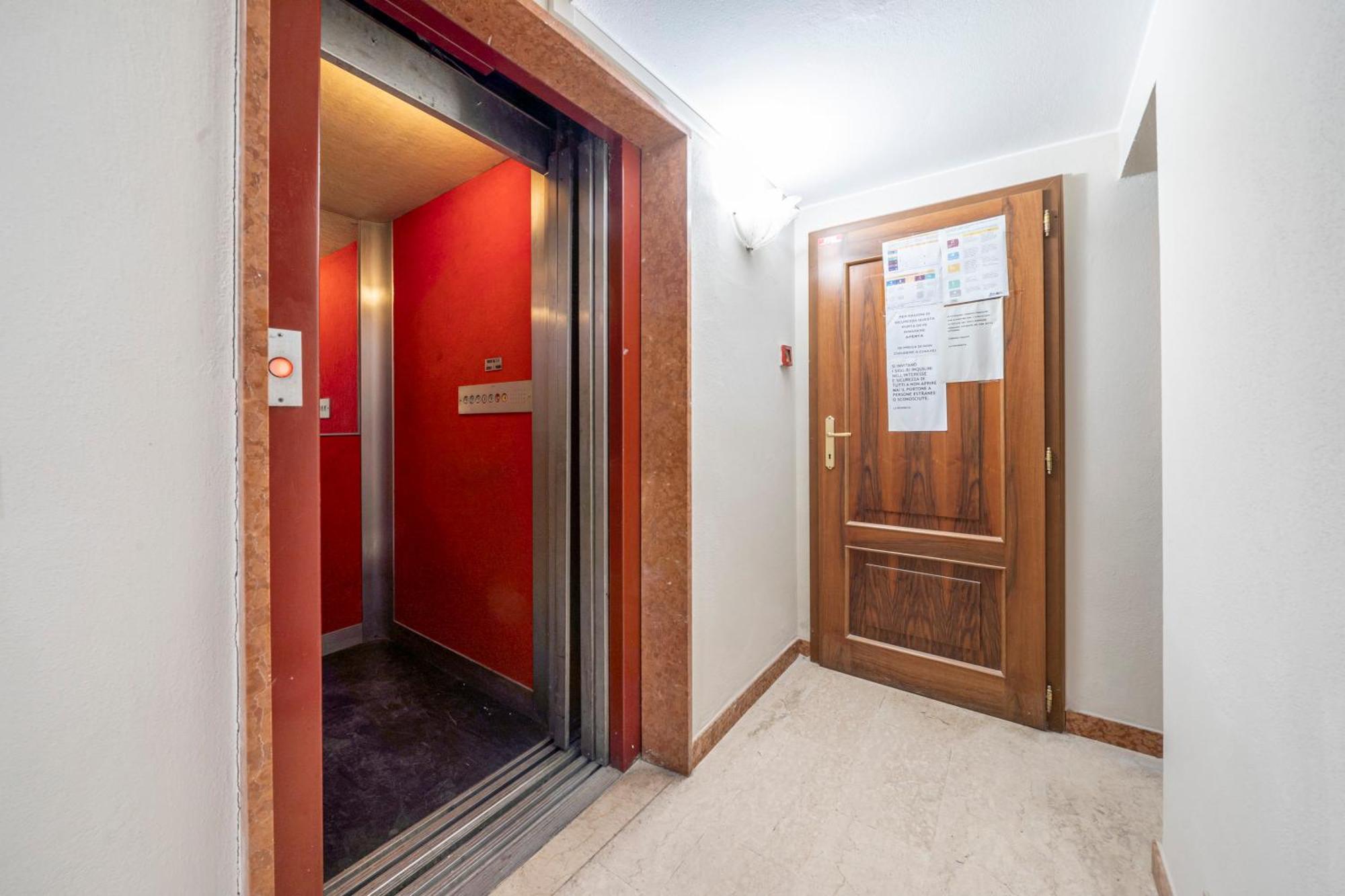 Via Emilia Centro - Stupendo Appartamento A Modena Eksteriør billede