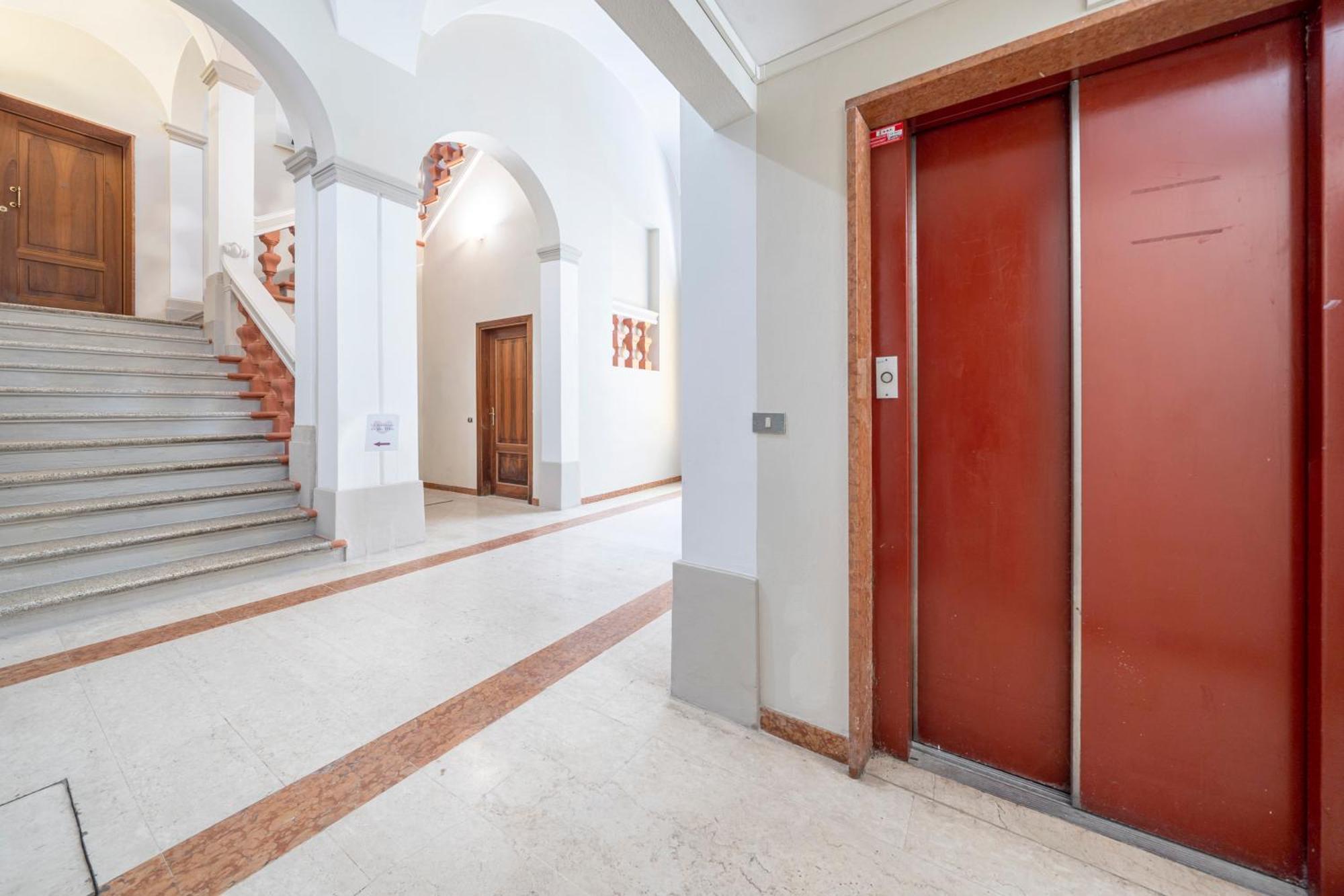 Via Emilia Centro - Stupendo Appartamento A Modena Eksteriør billede